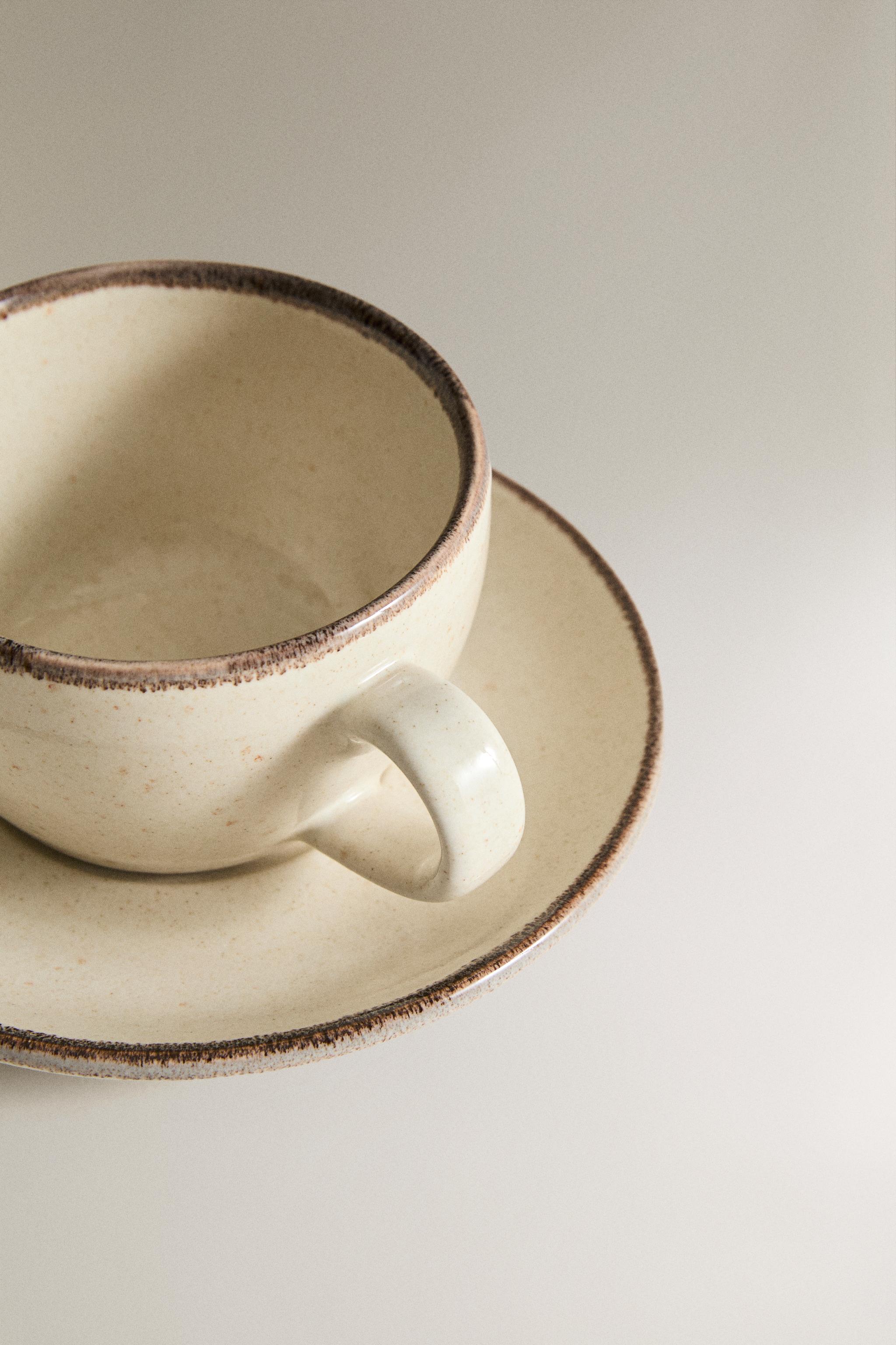 TASSE À THÉ ET SOUCOUPE GRÈS